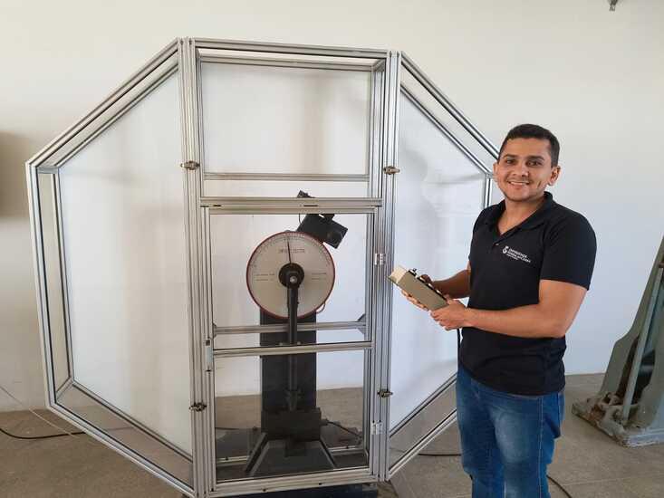 João Pedro é técnico do lab. de Ensaios Mecânicos